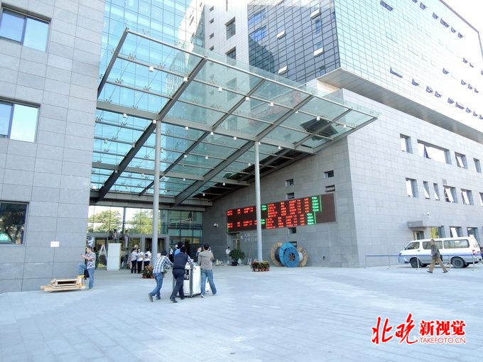 借卵试管婴儿的成功故事。国内四个家庭都在庆祝圣诞月!